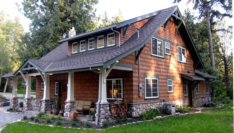 7 Washington Cottages That Capture Pacific Northwest Charm - Decor Hint Rustic Craftsman Cottage