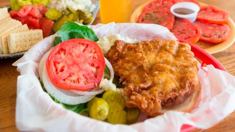 9 Florida Boardwalk Bites You Can Enjoy All Year Long - Decor Hint Frenchy's Rockaway Grill – Clearwater Beach