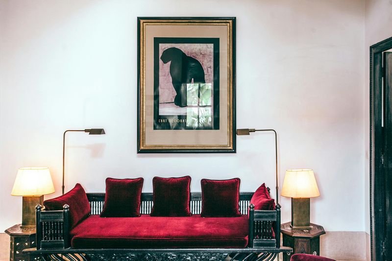11 Vintage Home Items That Are Back In Style - Decor Hint Velvet Upholstery