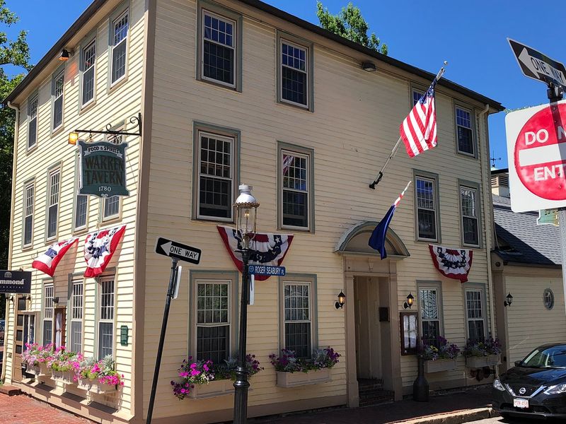 15 Historic Restaurants In The US That Have Been Serving For Over 100 Years - Decor Hint Warren Tavern (Boston, MA)
