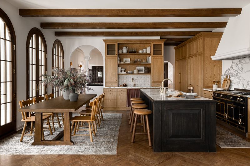 11 New Hampshire Pine Kitchens That Smell Like Cabin Weekends - Decor Hint Luxury Pine Kitchen With High-End Appliances