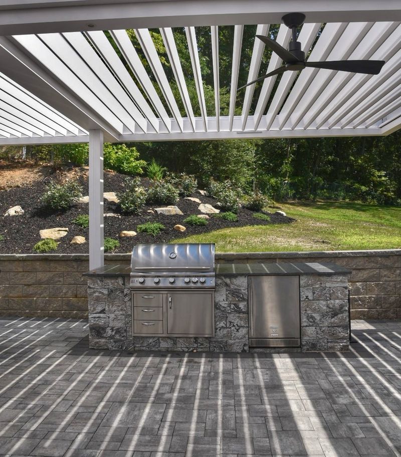 10 Florida Outdoor Kitchens Built To Withstand Heat And Storms - Decor Hint Louvered Roof Magic