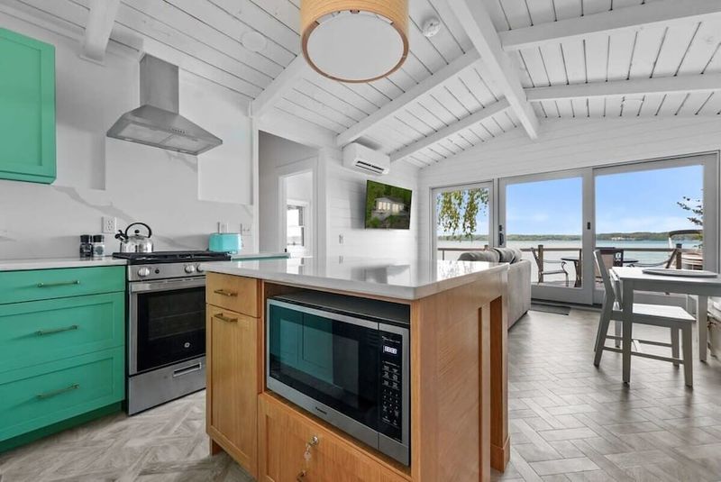 12 Michigan Lake Cottages With Interiors That Complement The Views - Decor Hint Farmhouse Fresh on Crystal Lake