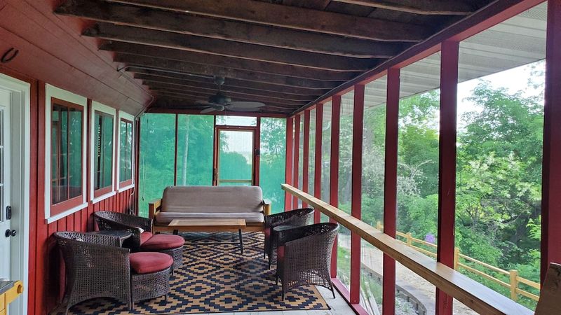 15 Minnesota Three-Season Porches Built To Last Through Long Winters - Decor Hint Riverside Reading Retreat