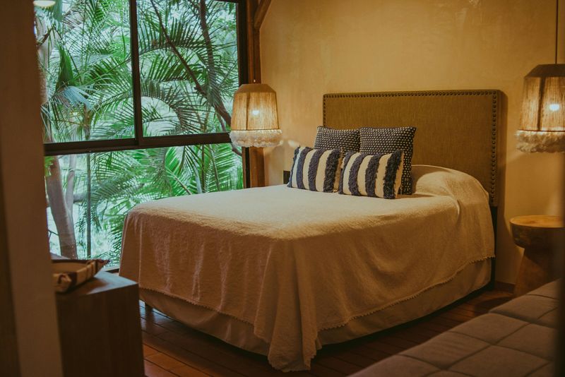 10 Decor Tips That Could Make Your Home Look Timeless With Color - Decor Hint Soft Lighting