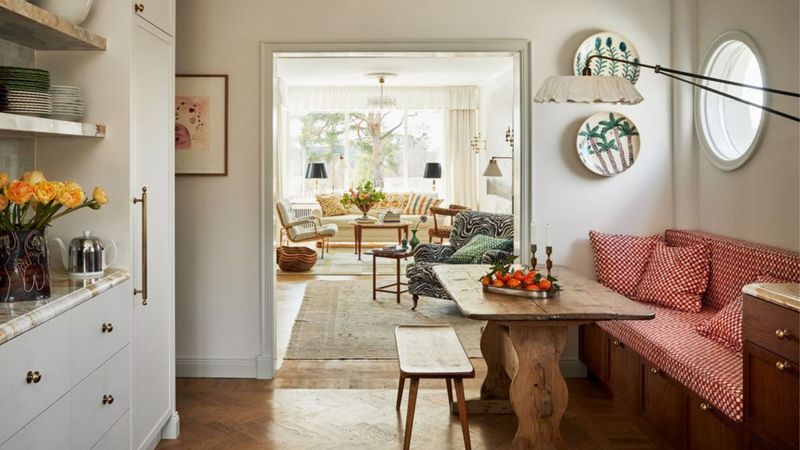 13 Georgia Farmhouse Kitchens Bursting With Rustic Charm - Decor Hint Breakfast Nook Brilliance