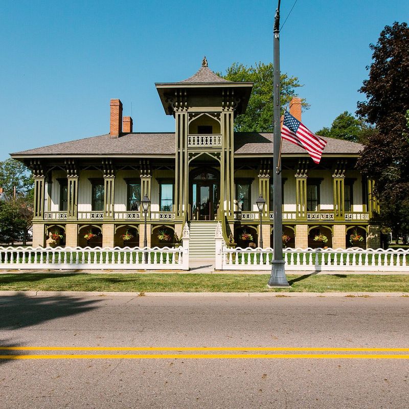10 Michigan Front Porches That Could Be Featured In Southern Living - Decor Hint Marshall's Honolulu House Museum Veranda