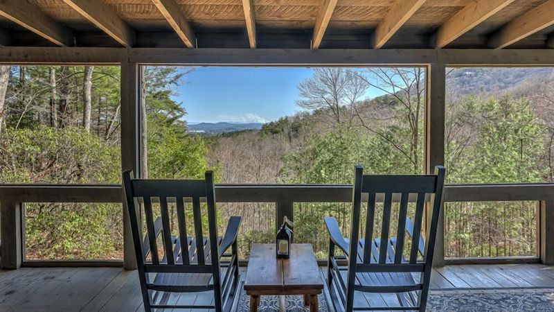 8 Georgia Wraparound Porches Made For Rocking Chairs - Decor Hint Lakeside Lounging Gallery