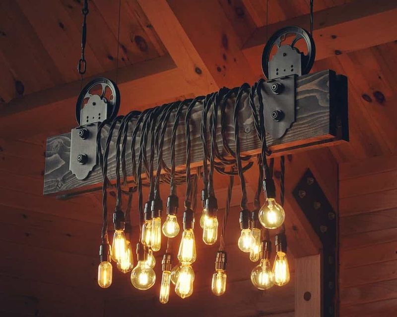 11 Design Touches In Texas That Feel Both Rustic And Modern - Decor Hint Rustic Chandeliers