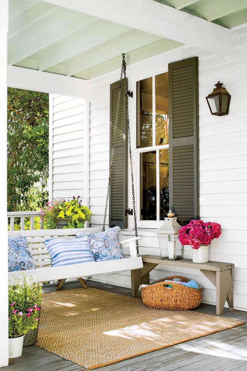 9 Texas Front Porch Ideas That Make Homes Instantly Welcoming - Decor Hint Hanging Porch Swing with Southwestern Blankets