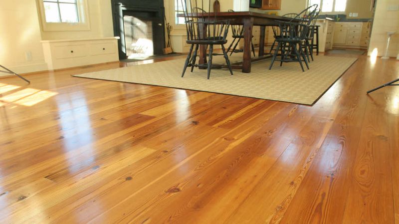 18 Virginia Colonial Details That Still Feel Fresh - Decor Hint Wide-Plank Hardwood Floors