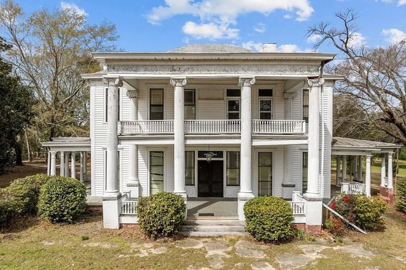 10 Charlotte Home Designs Fusing Southern Charm With Smart Tech - Decor Hint Colonial Revival with Climate Control Smarts
