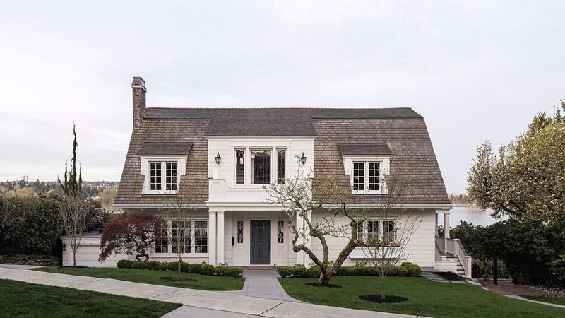 8 Washington House Styles With Hidden Charm And 6 That Become Top Picks In 2025 - Decor Hint Dutch Colonial Revivals