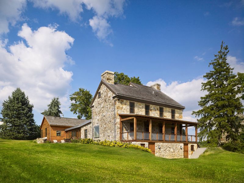 9 Reasons Why Kentucky’s Stone Farmhouses Are Full Of Old Soul - Decor Hint Graceful Aging Process