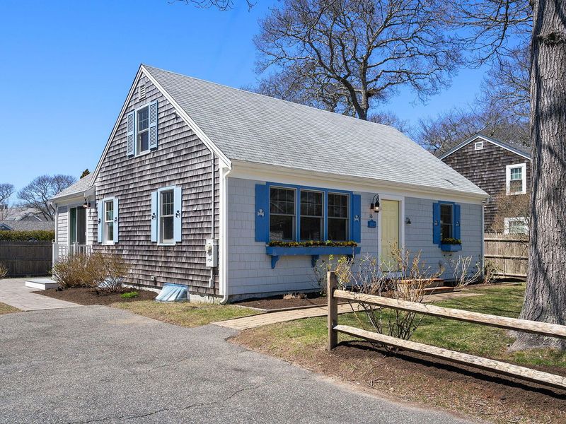 14 Cape Homes In Massachusetts With Sweet, Simple Curb Appeal - Decor Hint Sailor's Seaside Sanctuary
