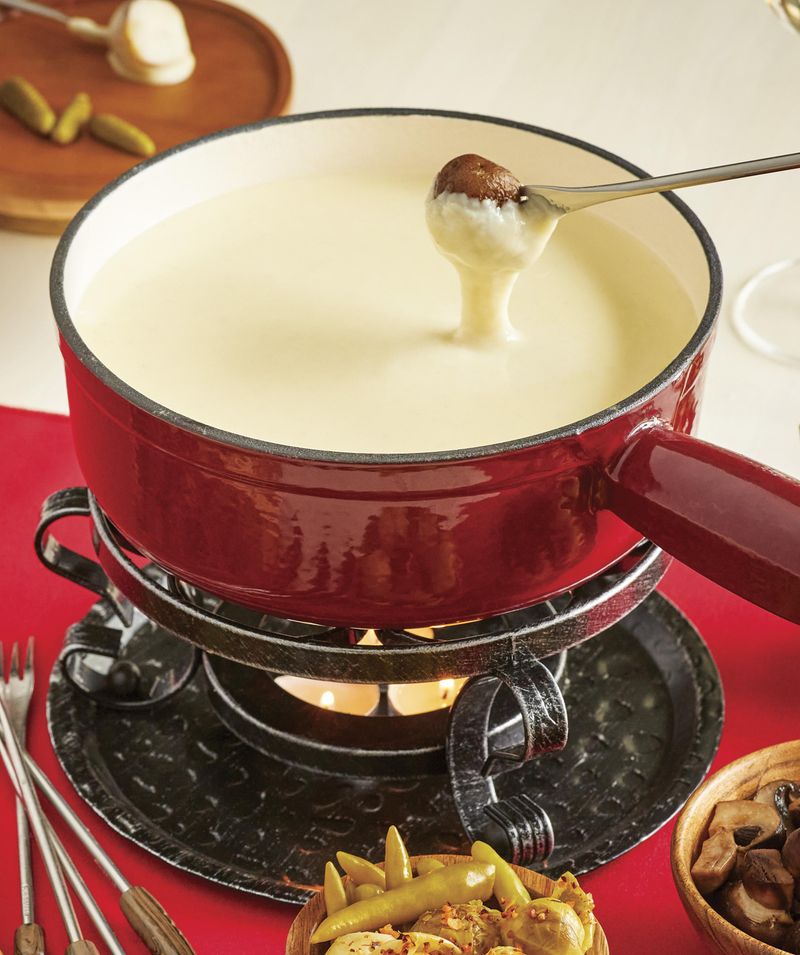 11 Cheesy Dips That Wisconsin Locals Can't Get Enough Of - Decor Hint Spotted Cow Fondue