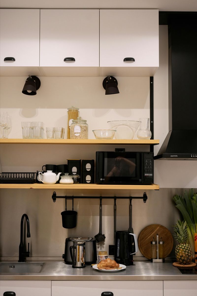 8 Practical Tips That Can Help You Create A Cohesive Kitchen Design - Decor Hint Balance Open And Closed Storage
