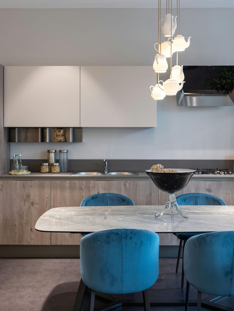 Color Choices That Can Help Your Home Maintain A Timeless Style - Decor Hint Navy Blue