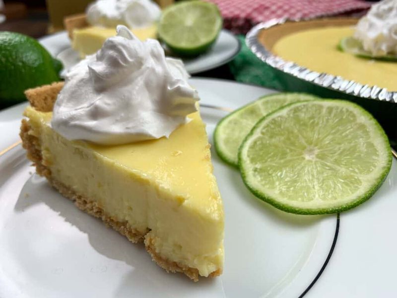 10 Throwback Florida Dishes From The '80s Everyone Remembers - Decor Hint Key Lime Pie