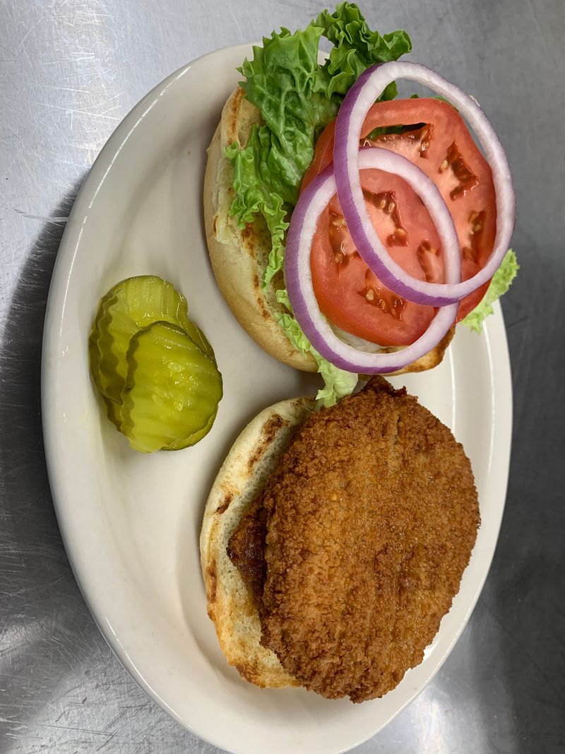 13 Iowa Restaurants Serving The Best Tenderloin Sandwiches - Decor Hint Belmond Drive-In (Belmond)