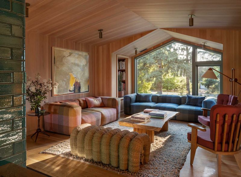 Decor Styles Atlanta Homeowners Should Retire By 2026 - Decor Hint Modern Farmhouse Overload