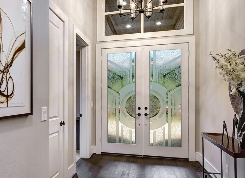 Full-View Storm Door With Retro Charm