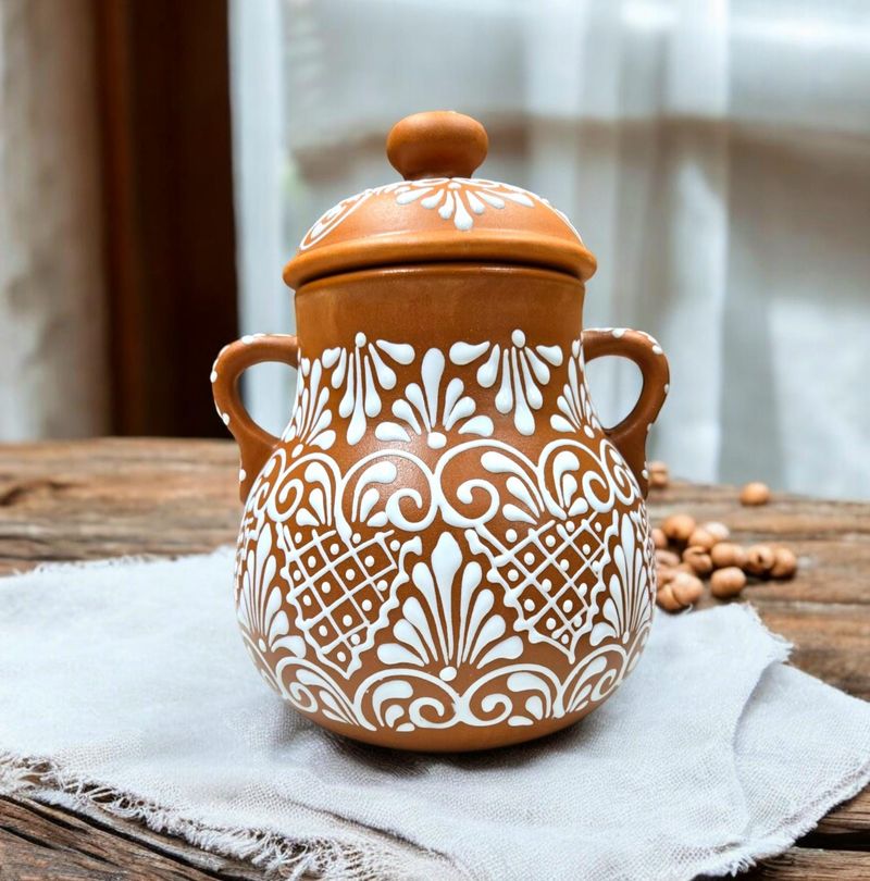 20 Subtle Clues At California Mexican Restaurants You Might Miss - Decor Hint Large Clay Olla for Water or Agua Fresca