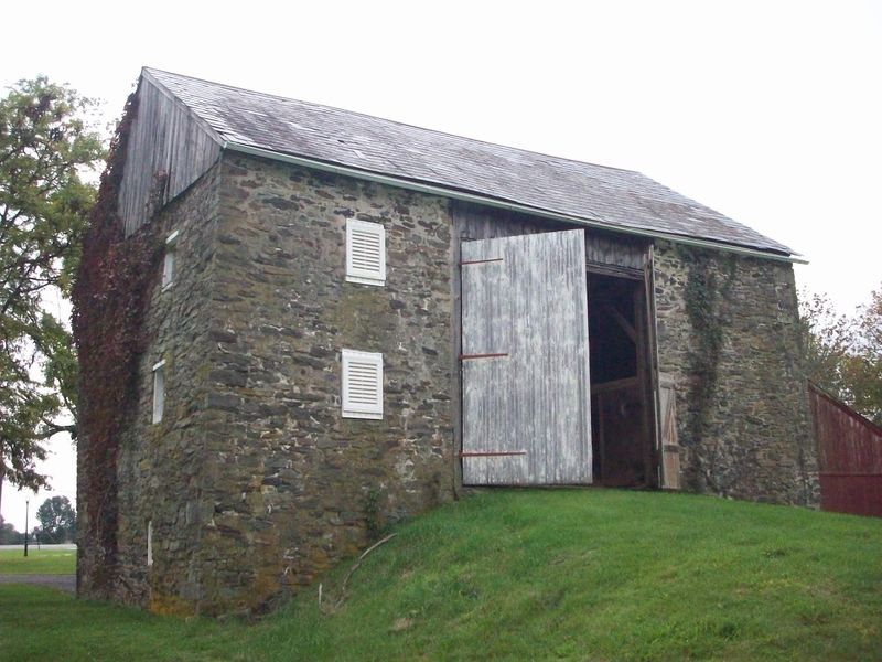 15 Defining Features Of Pennsylvania Stone Farmhouses - Decor Hint Sturdy Bank Construction