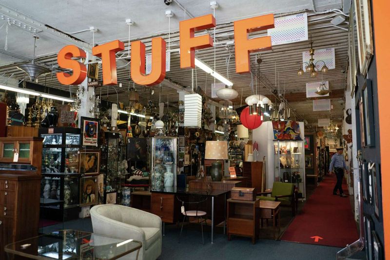 9 Must-Visit Vintage Shops In California For Retro Decor Lovers - Decor Hint Stuff – San Francisco's Two-Story Vintage Wonderland