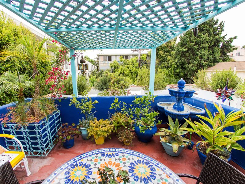 12 Nevada Courtyard Fountains That Keep Things Cool - Decor Hint Moroccan-Influenced Tile Fountain