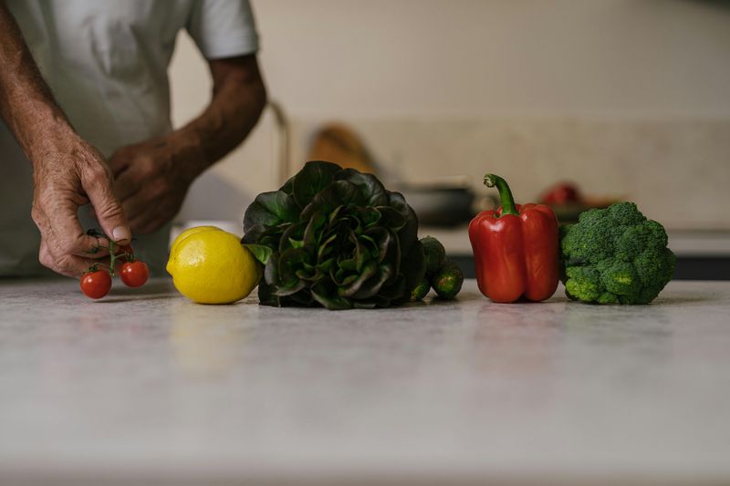 What Not To Keep On Your Kitchen Counter - Decor Hint Fresh Produce (Most Types)