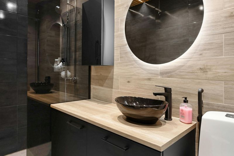 11 Master Bathroom Ideas That Add A Luxurious Touch - Decor Hint Backlit Or LED Mirrors
