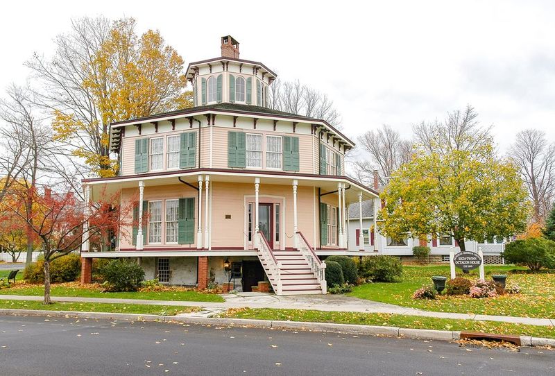 Octagon Houses Unique Geometry