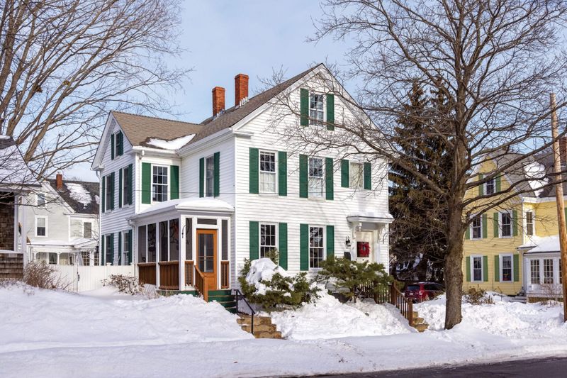 14 Cape Homes In Massachusetts With Sweet, Simple Curb Appeal - Decor Hint Newburyport Naval Captain's Cottage