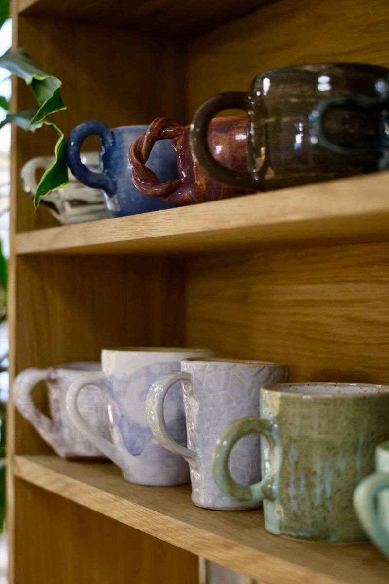 9 Practical Tips For Styling Kitchen Shelves - Decor Hint Group Similar Items Together