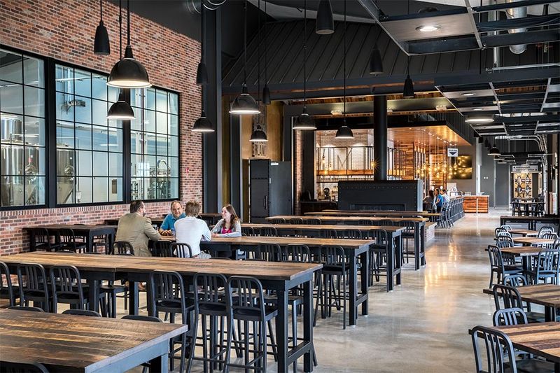 7 Illinois Urban Lofts Perfectly Showcasing Industrial Décor - Decor Hint Champaign's Whiskey Distillery Dream Home