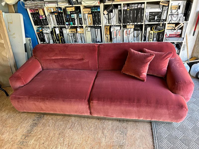 9 Sofa Colors That Always Feel Right In A Boston Home - Decor Hint Cranberry Red: A Massachusetts Classic
