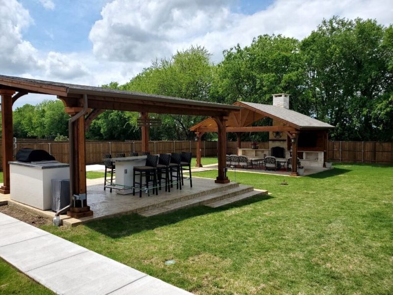 9 Texas Home Improvement Trends That Add Zero Value - Decor Hint Outdoor Kitchens in Non-Usable Spaces