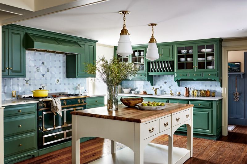 Shining: Two-Tone Cabinet Combinations