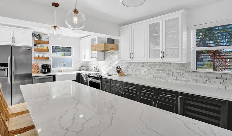 Shining: Quartz Countertops