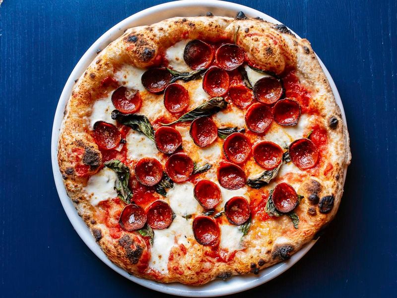 10 Missouri Pizza Spots Proving Simple Can Be Delicious - Decor Hint Louie (DeMun) – Clayton, St. Louis