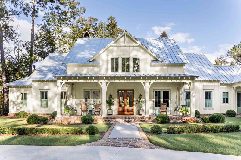 8 Arkansas Farmhouses That Showcase Classic Southern Touches - Decor Hint Whitewashed Exteriors With Wraparound Porches