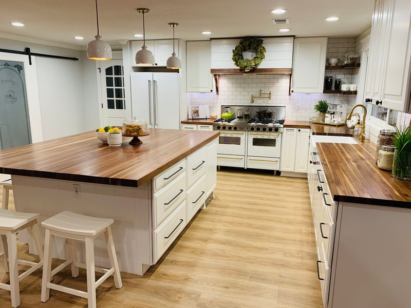 15 Traditional Kitchen Looks In Texas That Might Be Making A Comeback - Decor Hint Butcher Block Counters