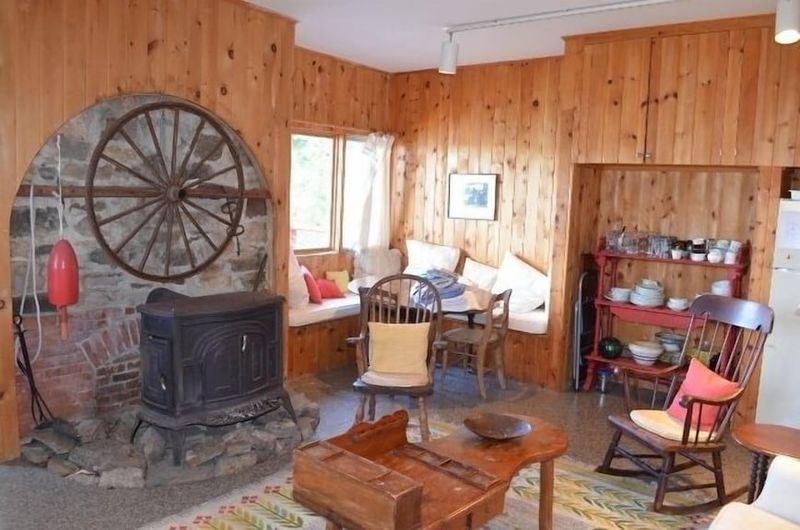 10 Maine Country Bedrooms Where Cozy And Classic Styles Come Together - Decor Hint Acadian Woodstove Nook