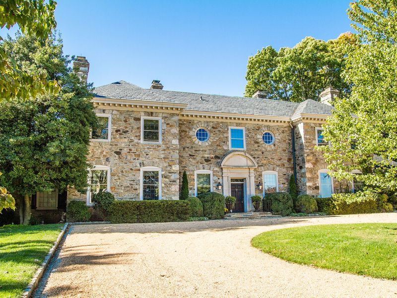 13 Virginia Stone Farmhouses With Rustic Character - Decor Hint Two-Story Stone Farmhouses With Symmetry
