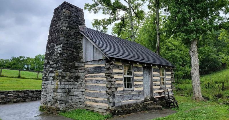 10 Kentucky Stone Chimneys That Stand The Test Of Time - Decor Hint Wilderness Road's Pioneer Memorial