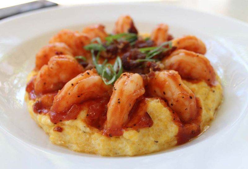8 South Carolina Restaurants Known For Shrimp And Grits - Decor Hint 82 Queen (Charleston)