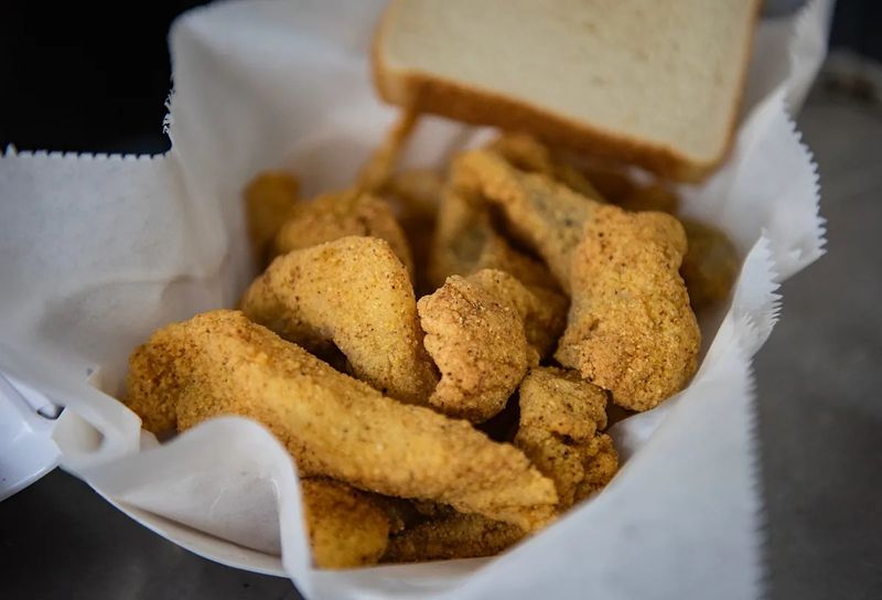 12 Mississippi Catfish Houses That Nail The Crunch - Decor Hint Sugar's Place: The Social Media Sensation