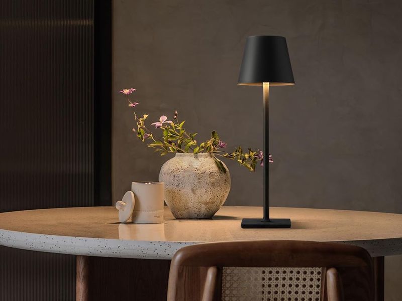 Cordless Table Lamp