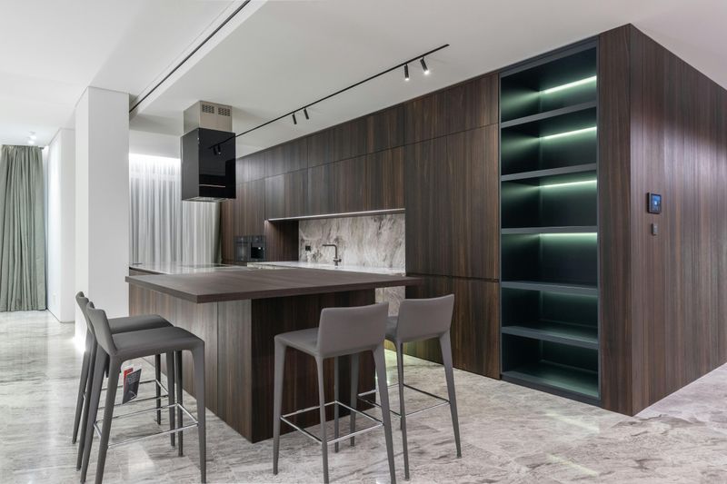 Lighting Choices That Can Improve Minimalist Spaces - Decor Hint Track Lighting For Flexible Illumination